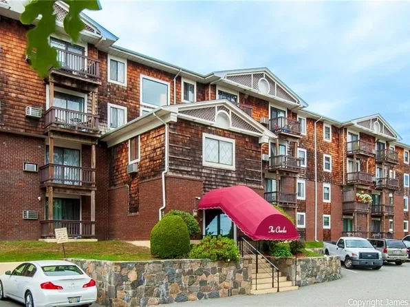 1190 Charles St APT 20, North Providence, RI 02904