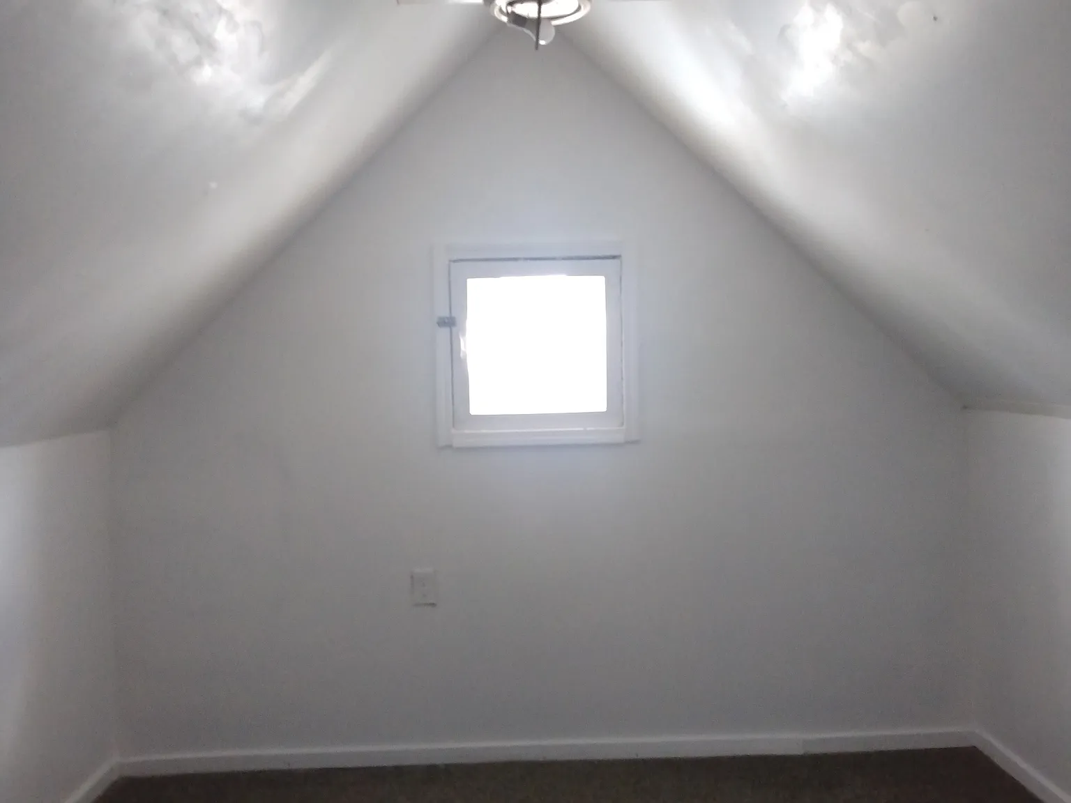 3 bed, 1060 sqft, $1,650 — Photo 4