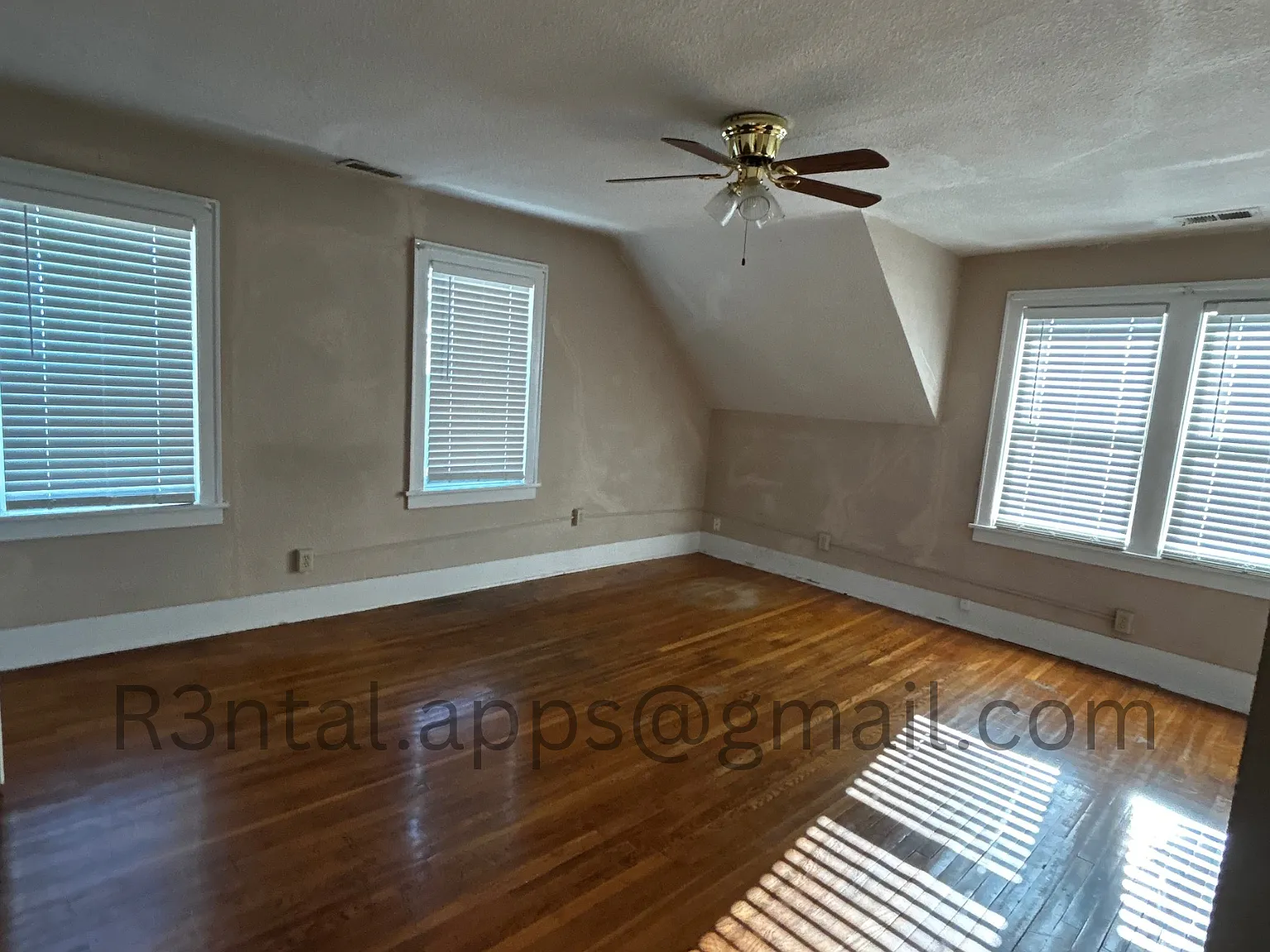 622.5 S Locust St - 1 — Photo 1