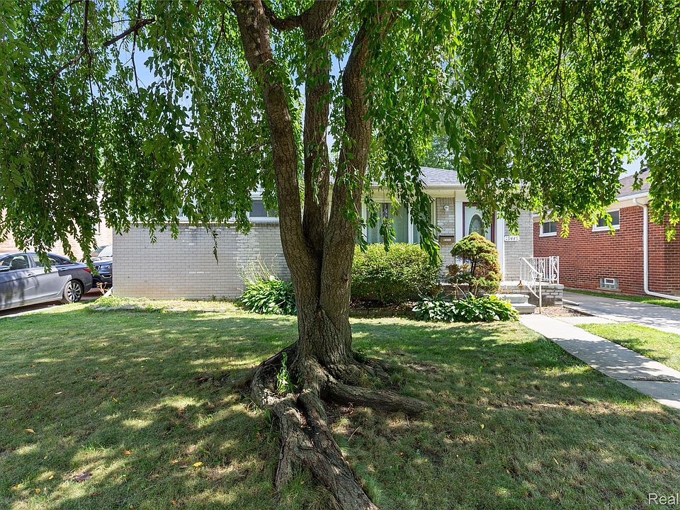 1st image of 19445 Woodmont St
