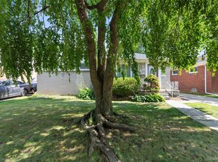 19445 Woodmont St, Harper Woods, MI 48225