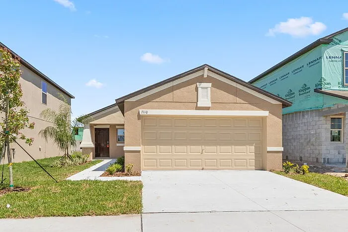3 bed, 2.0 bath, 1267 sqft, $2,075 — Photo 2