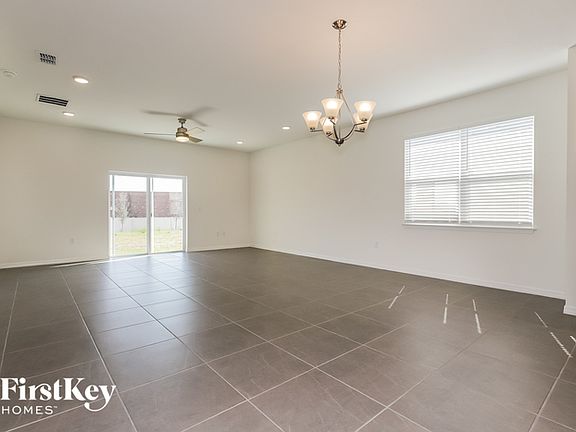 3rd image of 113 Windsor Reserve Dr