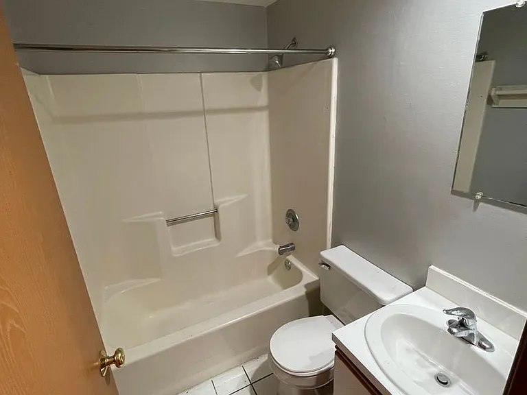 2169 Indianola Ave — Photo 6