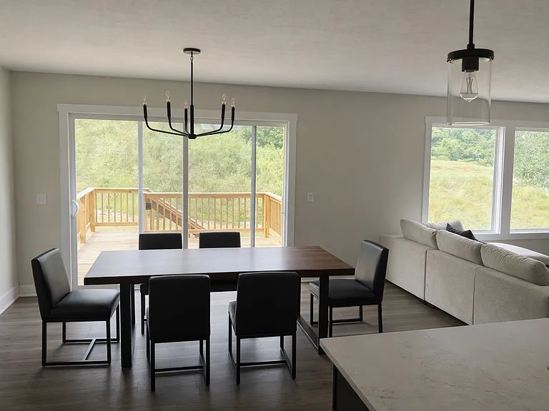 Valley Point Dr SE — Photo 2