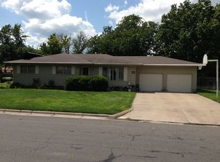 2017 Roanoke Ln, Newton, KS 67114