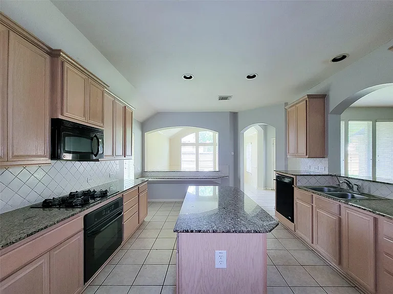 3735 Tidalwood Dr — Photo 18