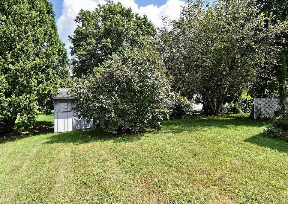 1st image of 16 Brookside Dr