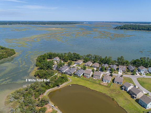 5th image of 8 White Pond Blvd