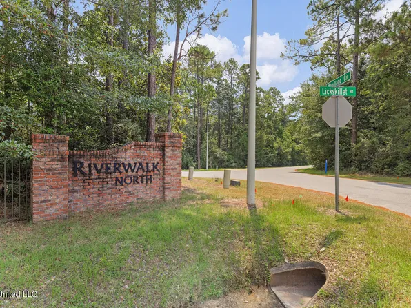 Woodlands Dr, Biloxi, MS 39532