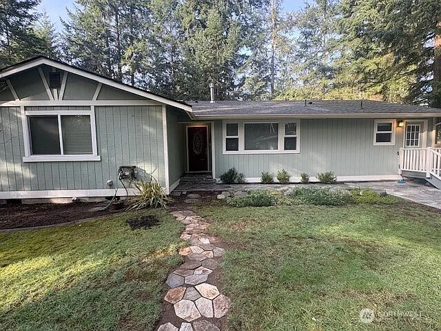 828 Island Blvd photo 1