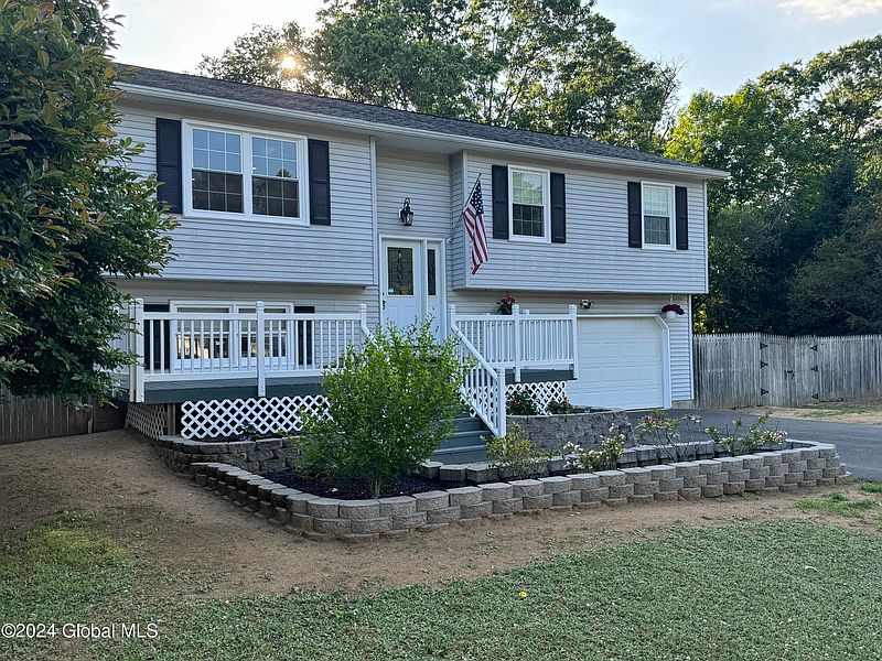 2nd image of 8 Sunshine Drive