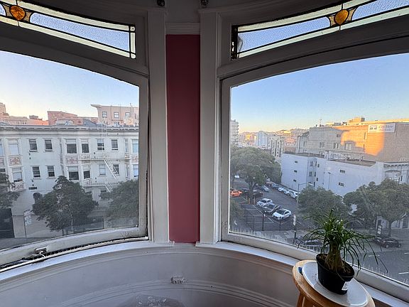 4th image of 1005 Hyde St #50