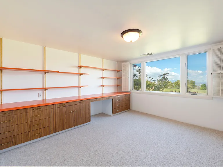 1038 S Oak Hills Way — Photo 23