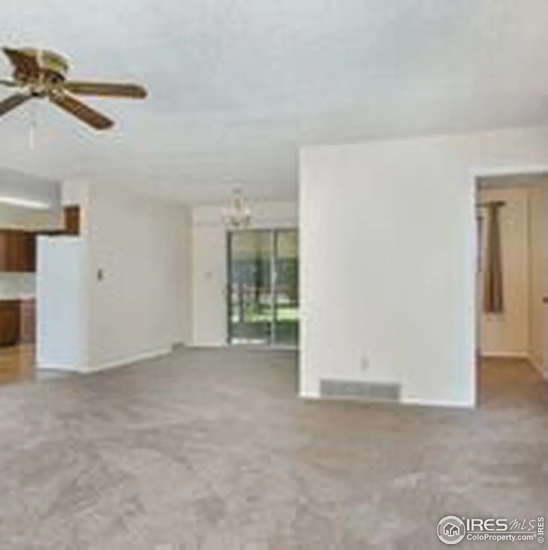Spacious 4-Bedroom Ranch-Style Home in Windsor! — Photo 2