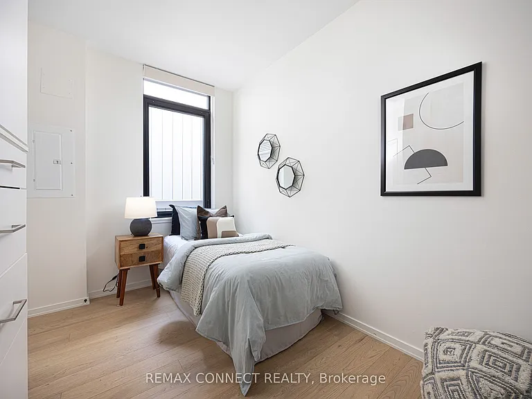 41 Dovercourt Rd #402 — Photo 19