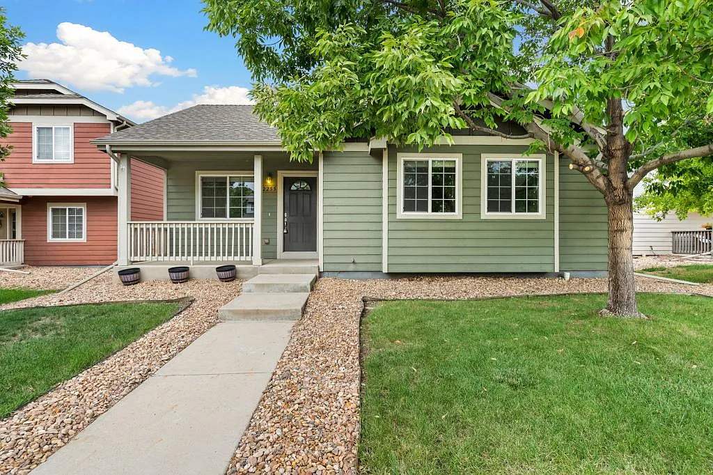 2255 Sopris Cir — Photo 2