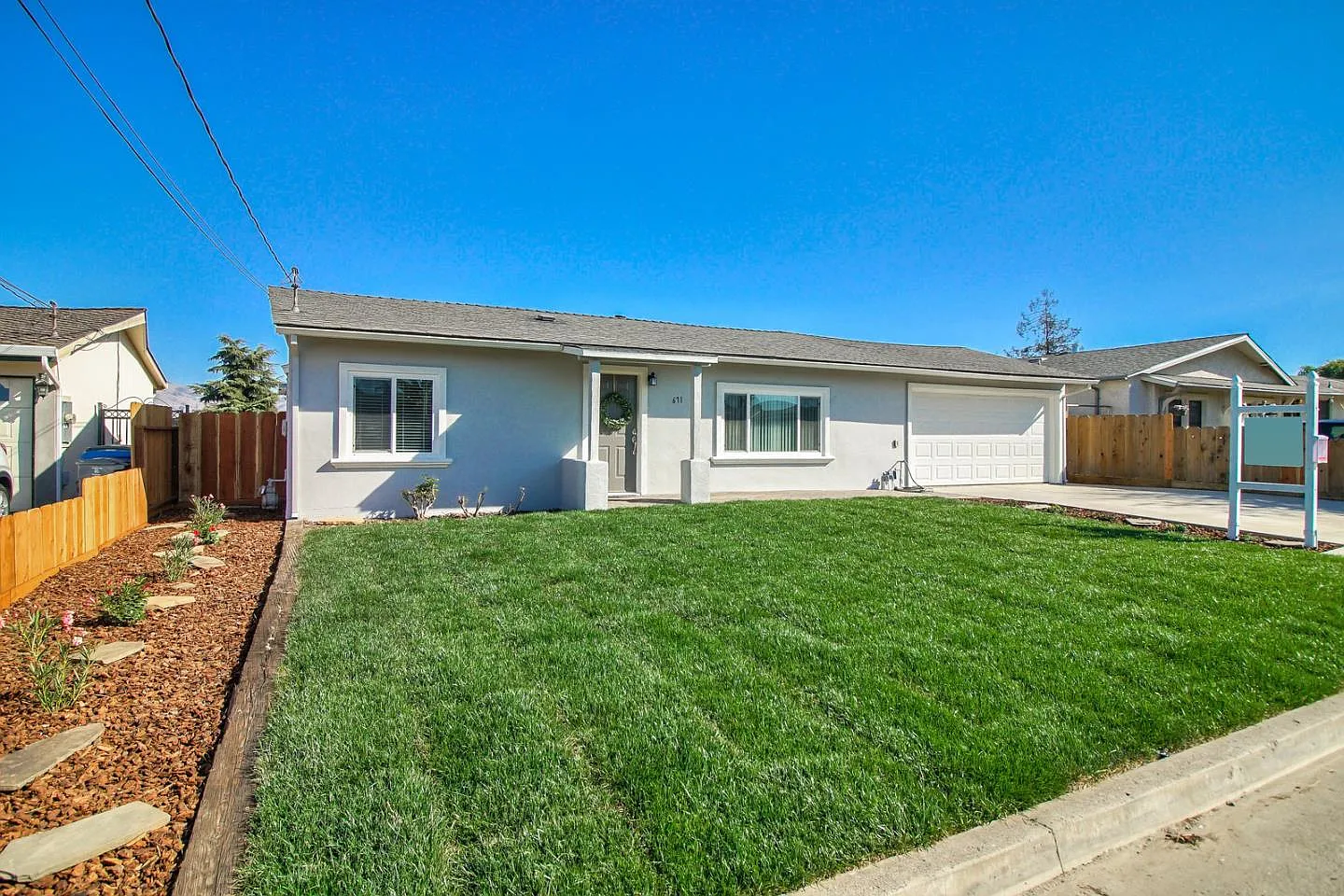 671 El Camino Paraiso photo 1