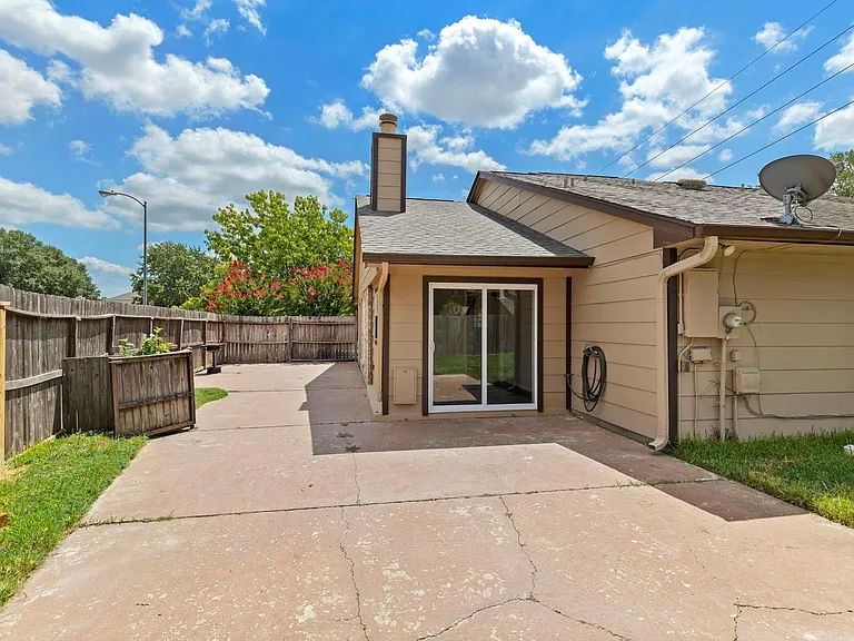 21435 Deerhaven Dr — Photo 27