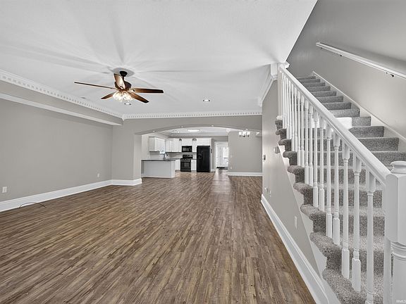 4th image of 816 W Jefferson Blvd