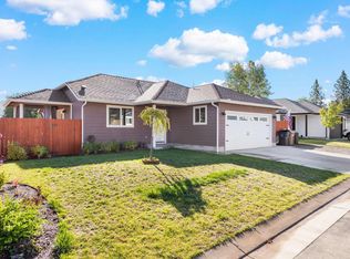 1787 Daffodil Ln, Grants Pass, OR 97526