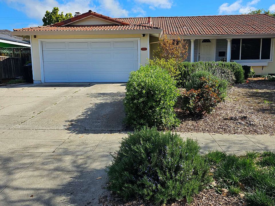 1st image of 1952 Treewood Ln