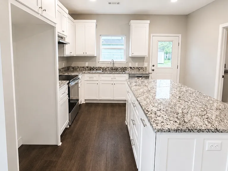 508 SW 4th St — Photo 3