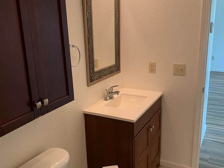 515 W 5th Ave — Photo 11