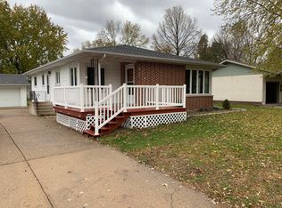 621 Sand Lake Rd, Onalaska, WI 54650