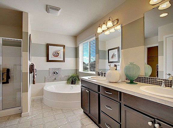 4th image of 9421 133rd St E #20