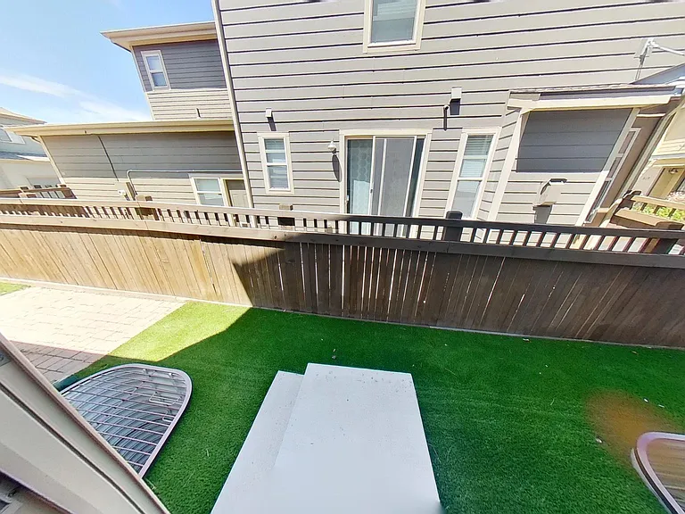 523 S Vance Ct — Photo 2