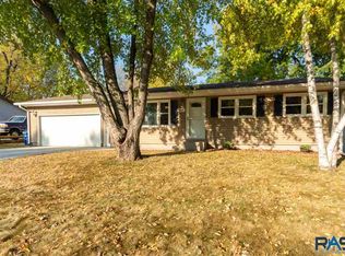 3917 S Holbrook Ave, Sioux Falls, SD 57106