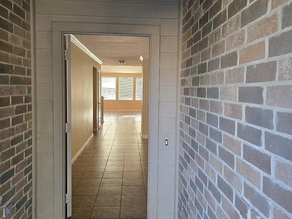 224 Bluefinch Dr