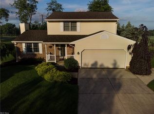 3878 Oakridge Dr NE, Louisville, OH 44641