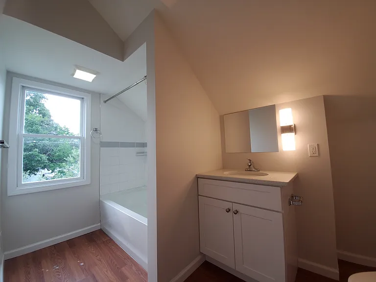 170 Brookfield Ave #1 — Photo 9
