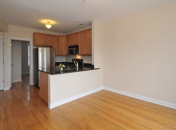 5th image of 3106 W Eastwood Ave APT 3