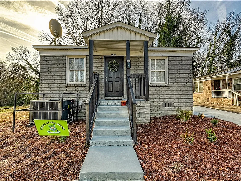 1025 McArthur Ave #1