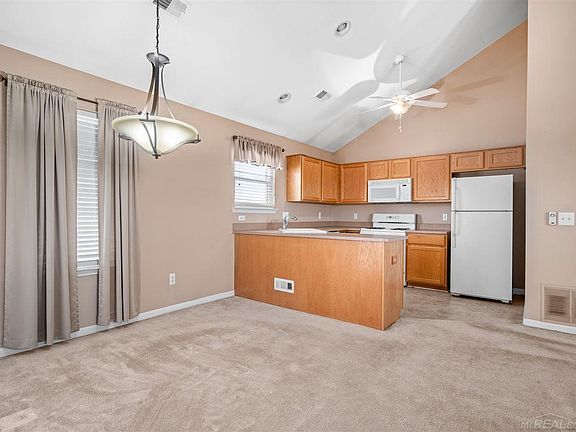 4th image of 29117 Philadelphia Dr #3