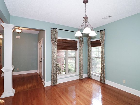 5th image of 102 Chandler Ct