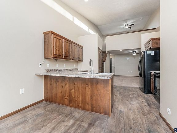 4th image of 810 E El Dorado Ct
