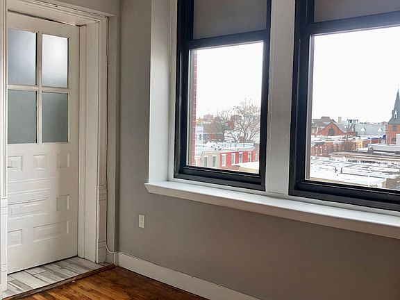 4th image of 1519 S 17th St #210