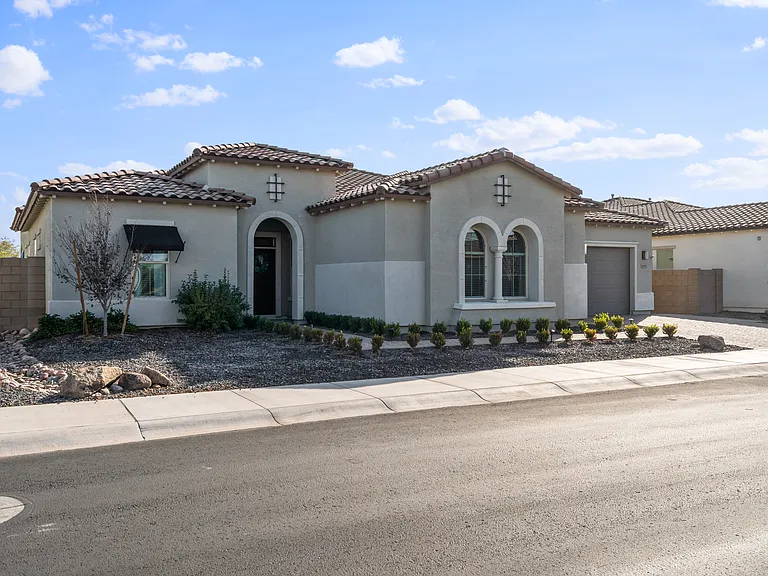4061 S Emerald Dr — Photo 41