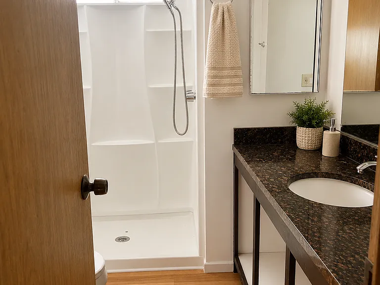 2135 Nord Ave #1 — Photo 4