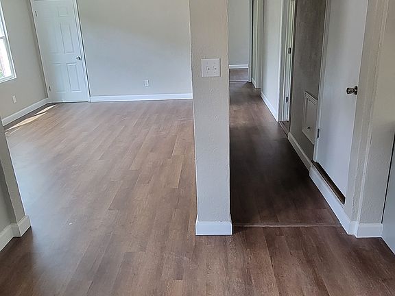 2nd image of 211 Dawson St