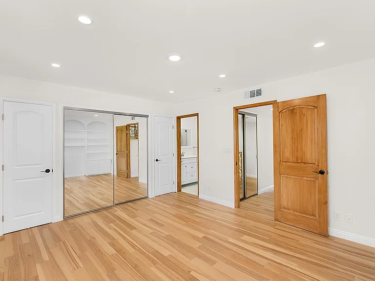1745 Selby Ave #20 — Photo 26