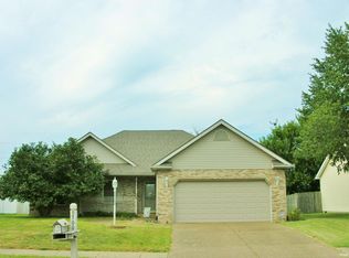 9700 Rabbit Run Dr, Newburgh, IN 47630