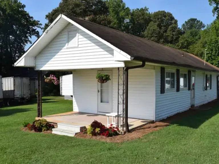 1315 S State Highway 16 Business Hwy — Photo 4