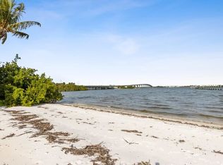 8 S Sewalls Point Rd, Sewalls Point, FL 34996