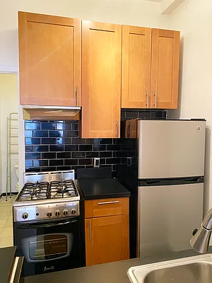 Rented by Waverly Realty Associates | media 6