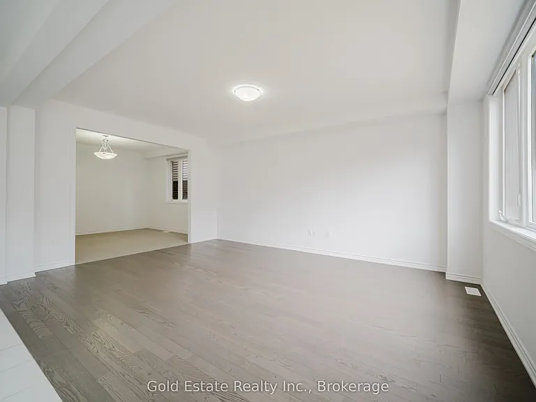 19 McLaren Ave — Photo 6